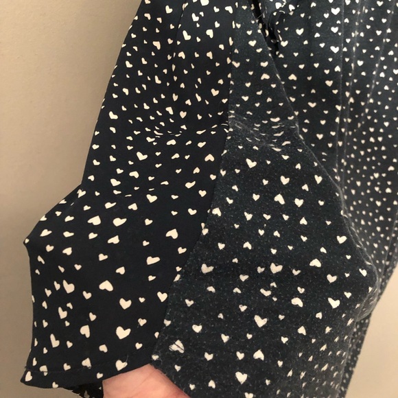 Torrid - Navy with white hearts mixed media top Sz 2 - Picture 2 of 12